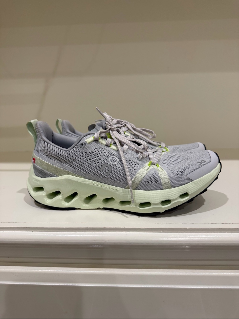 Like New On Cloudsurfer Trail Women’s Sneakers